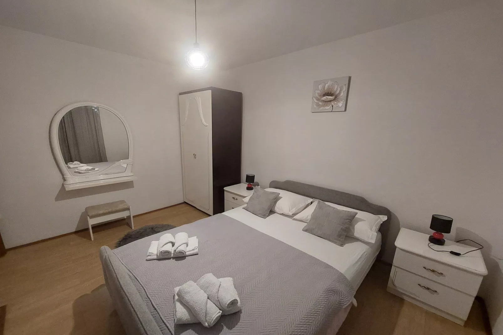 Apartment Dominik - Two Bedroom Apartment with Terrace and Sea View-Schlafzimmer