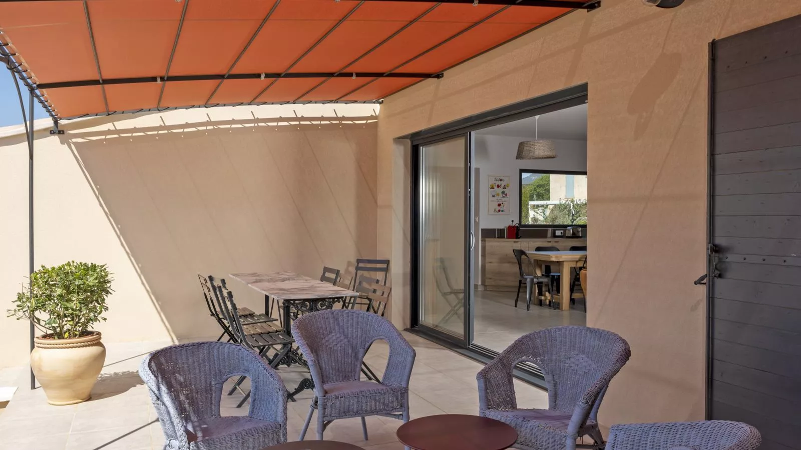 Figuiers-Terrace balcony