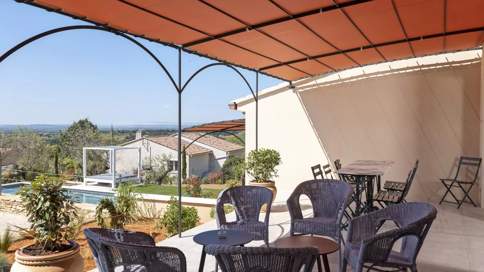 Figuiers-Terrace balcony