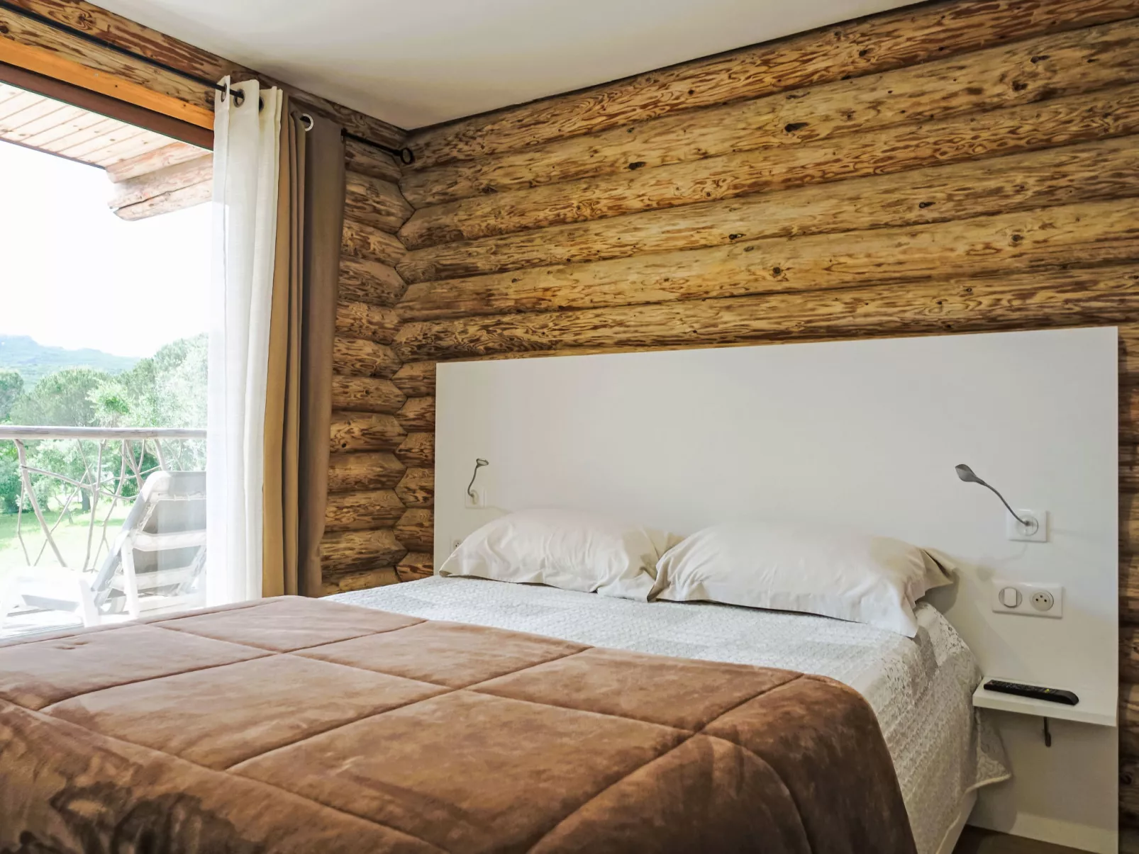 Chalet Simple-Inside