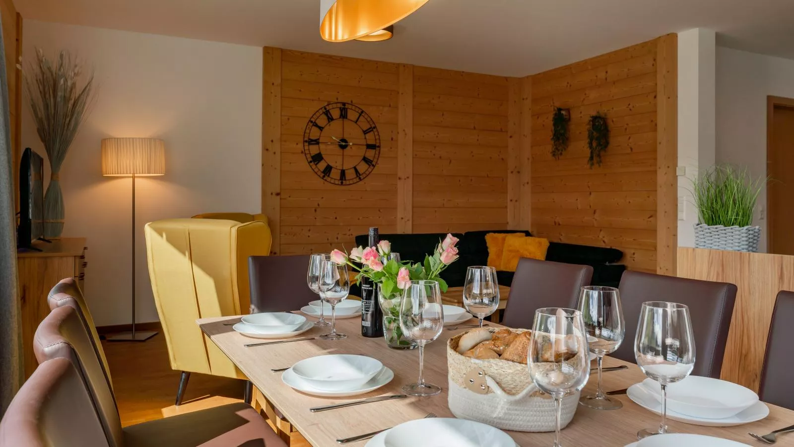 Pabstin-Dining room