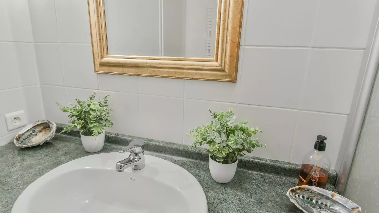 Grande gite Saint Martin le Redon-Bathroom