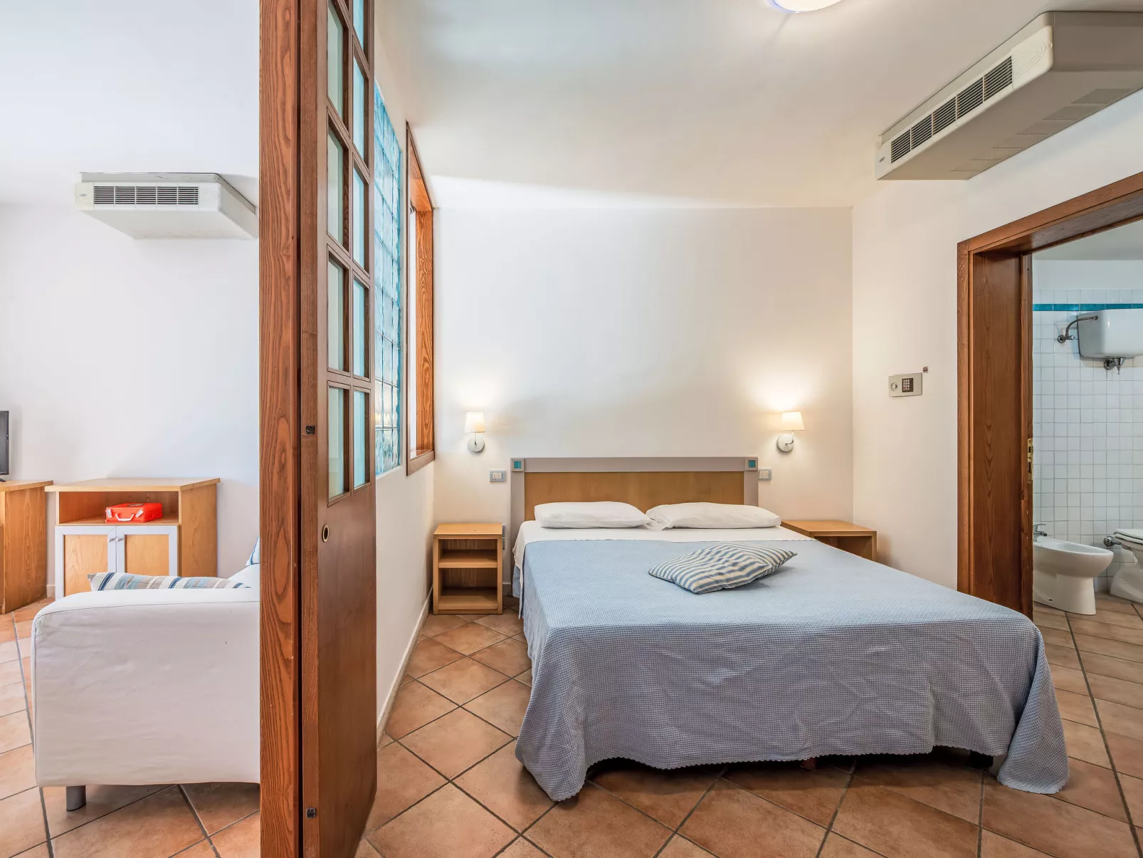 La Rocca-Inside