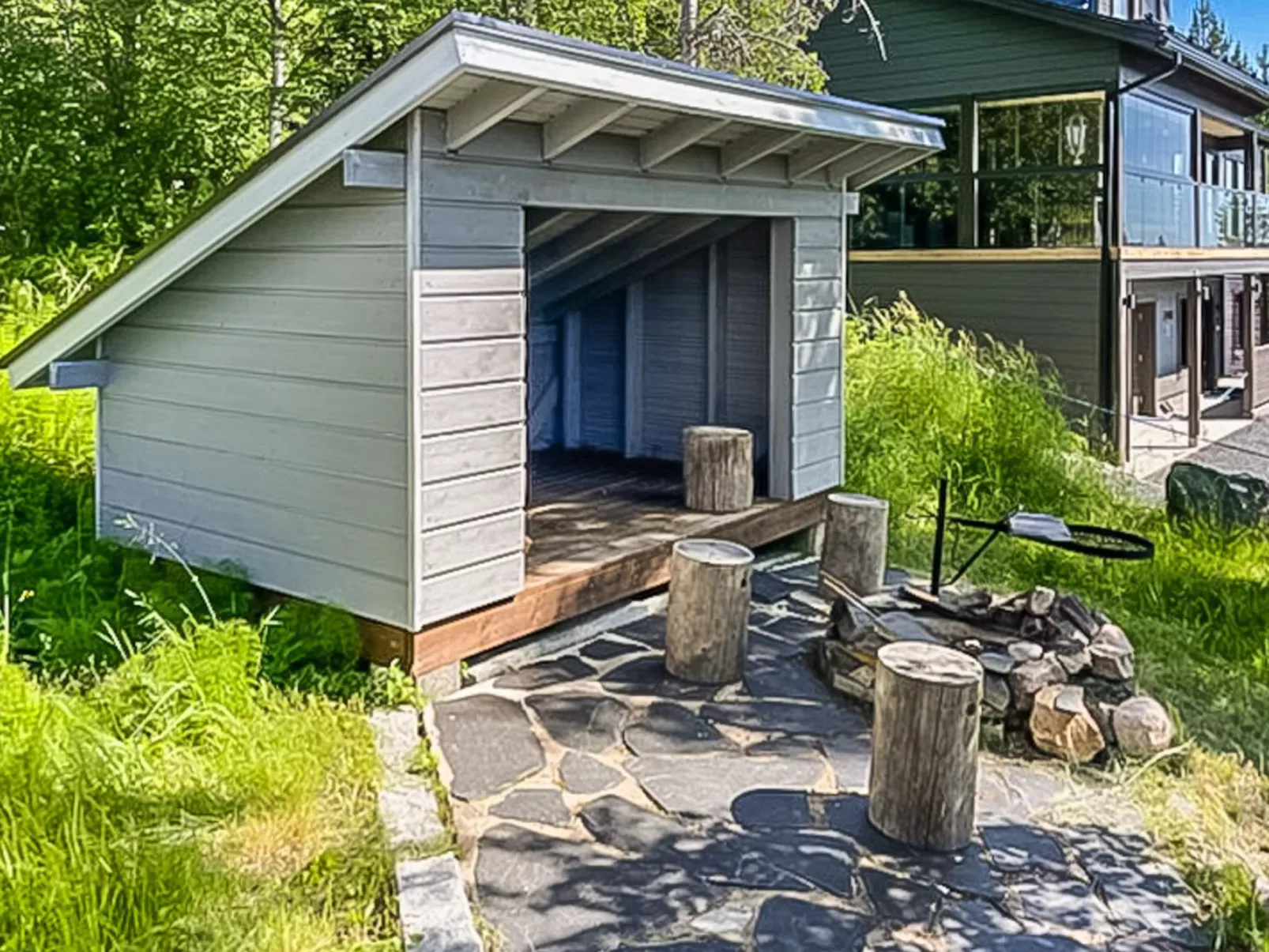 Saaruan aurinko-Drinnen