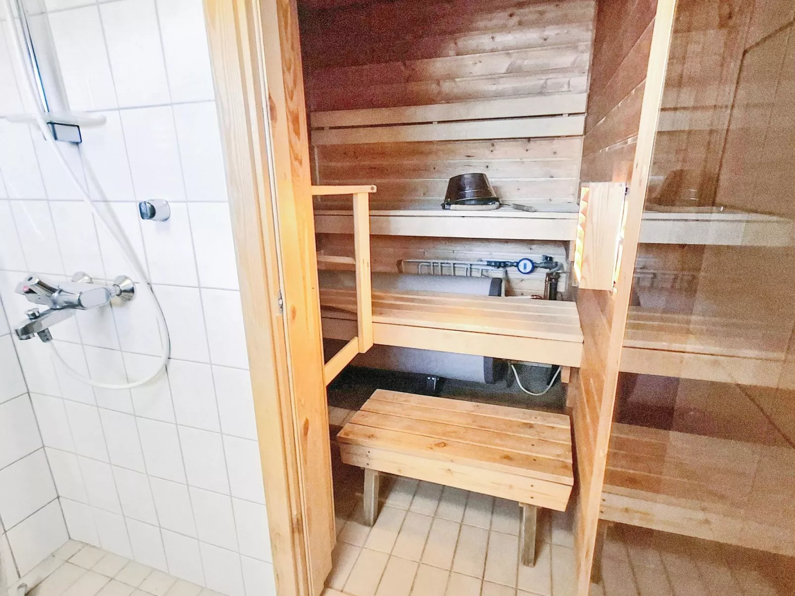 Alppi 7a paritalo-Drinnen