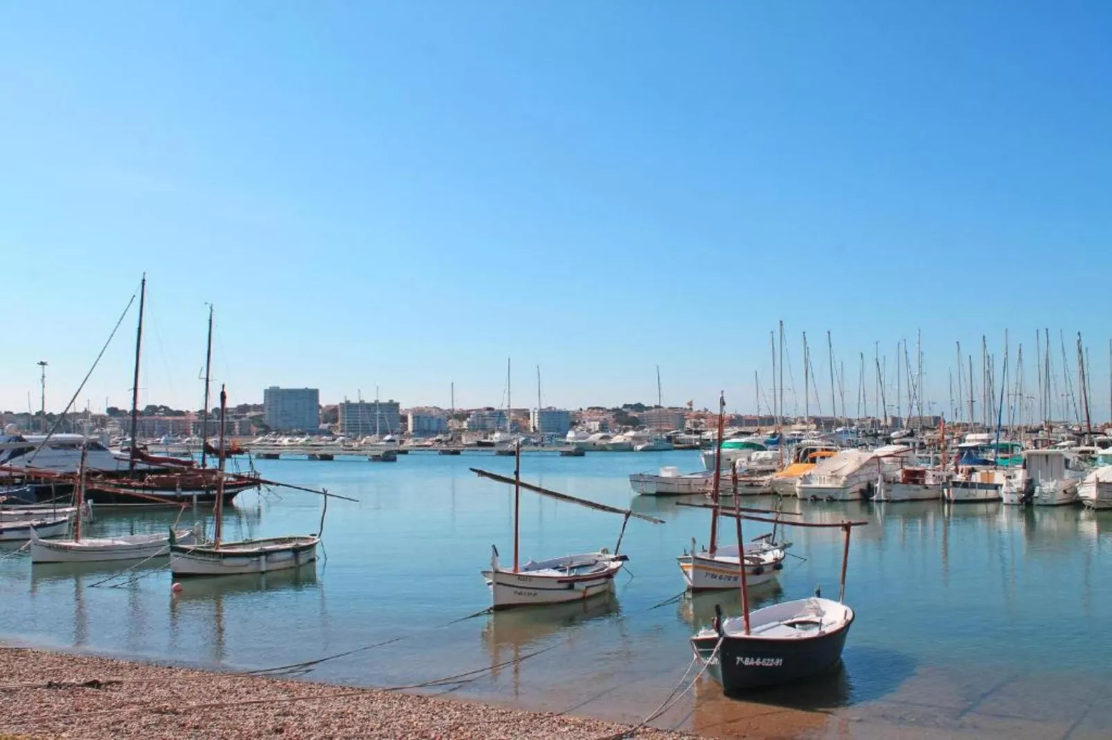 Can Tarra 1-Areas within 5km in summer