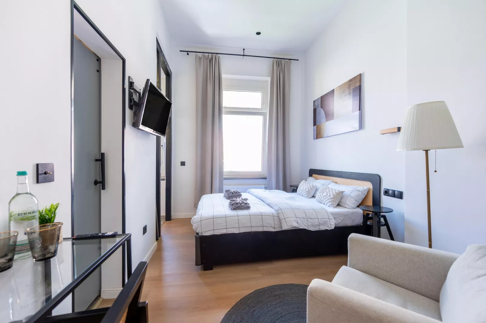 Modern Stay Standard Studio-Bedroom