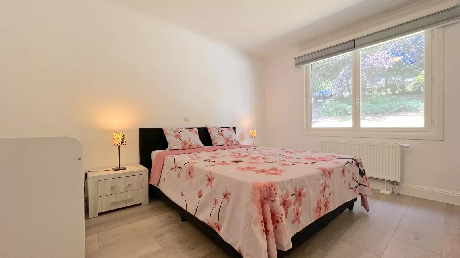 Devant les Thiers-Bedroom