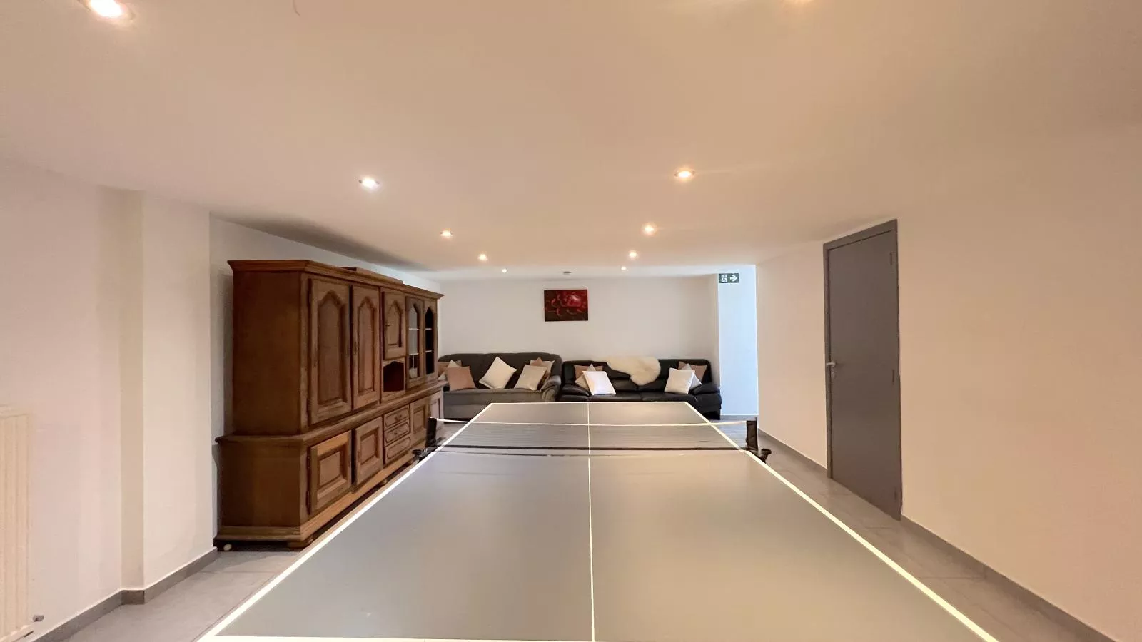 Devant les Thiers-Recreation room