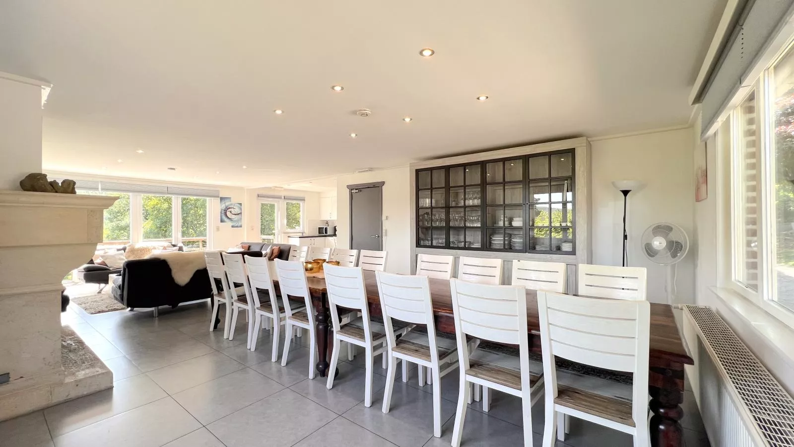 Devant les Thiers-Dining room