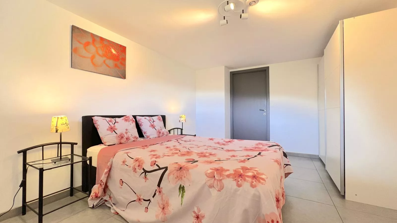 Devant les Thiers-Bedroom