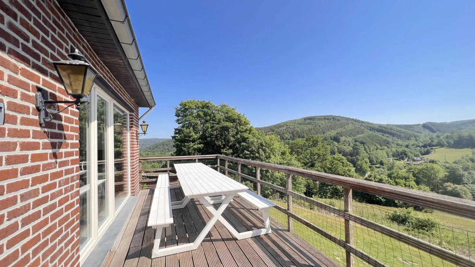 Devant les Thiers-Terrace balcony