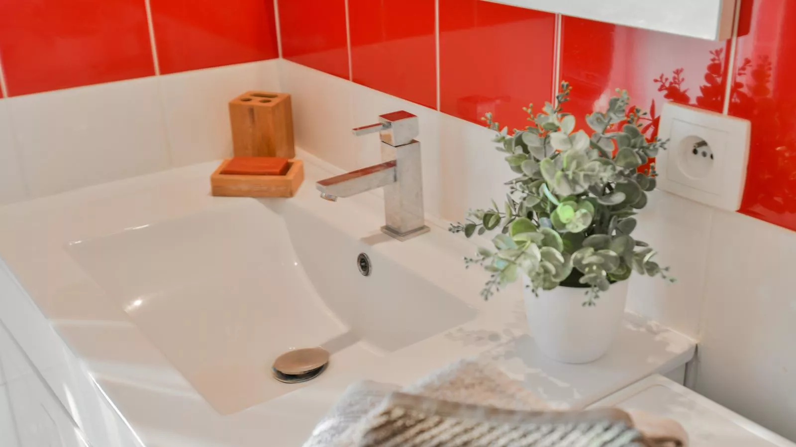 Maison des Yourtes-Bathroom