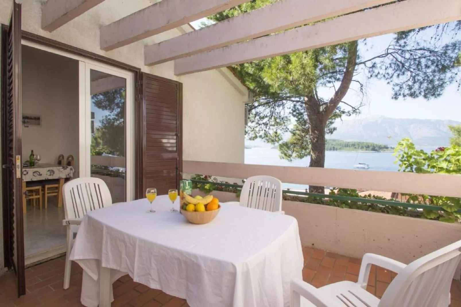 Lumbarda Resort Apartments - Standard One-Bedroom Apartment E7-Terrace balcony