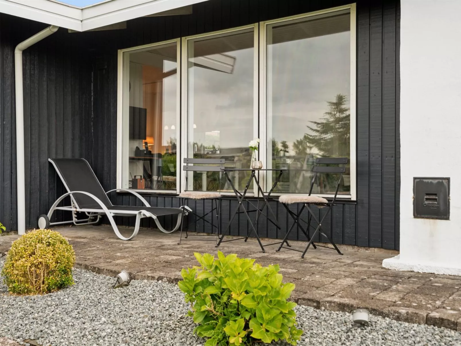 "Eweline" - 400m from the sea