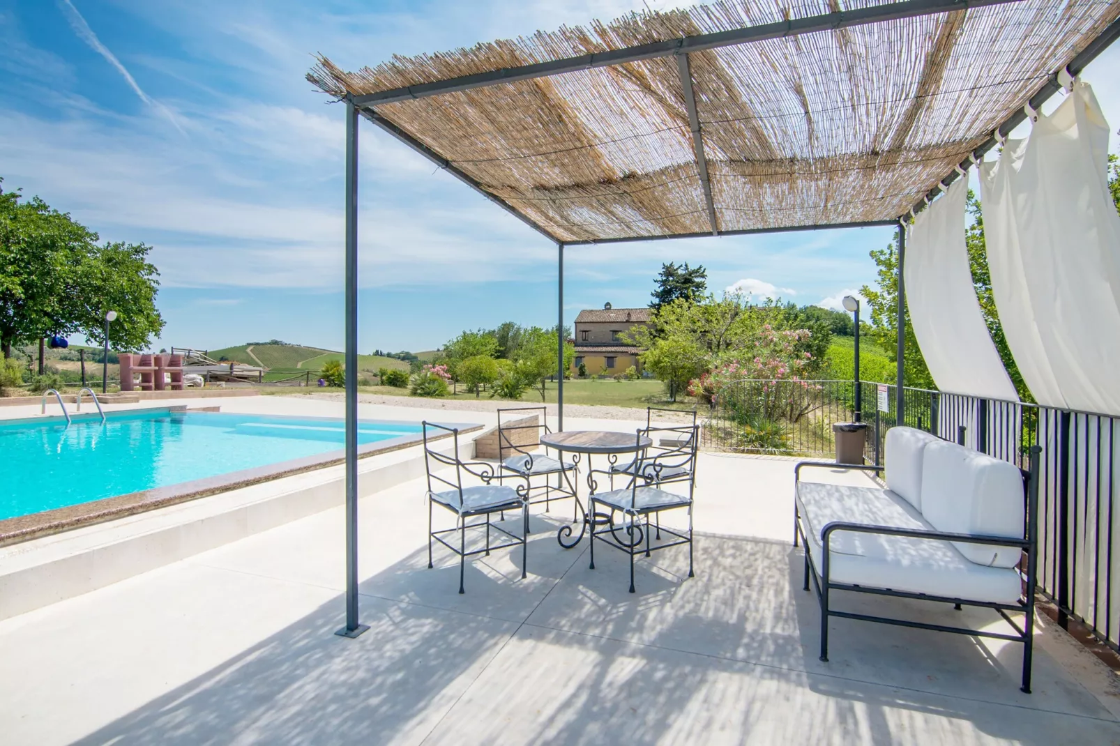 Rosa Due-Swimming pool