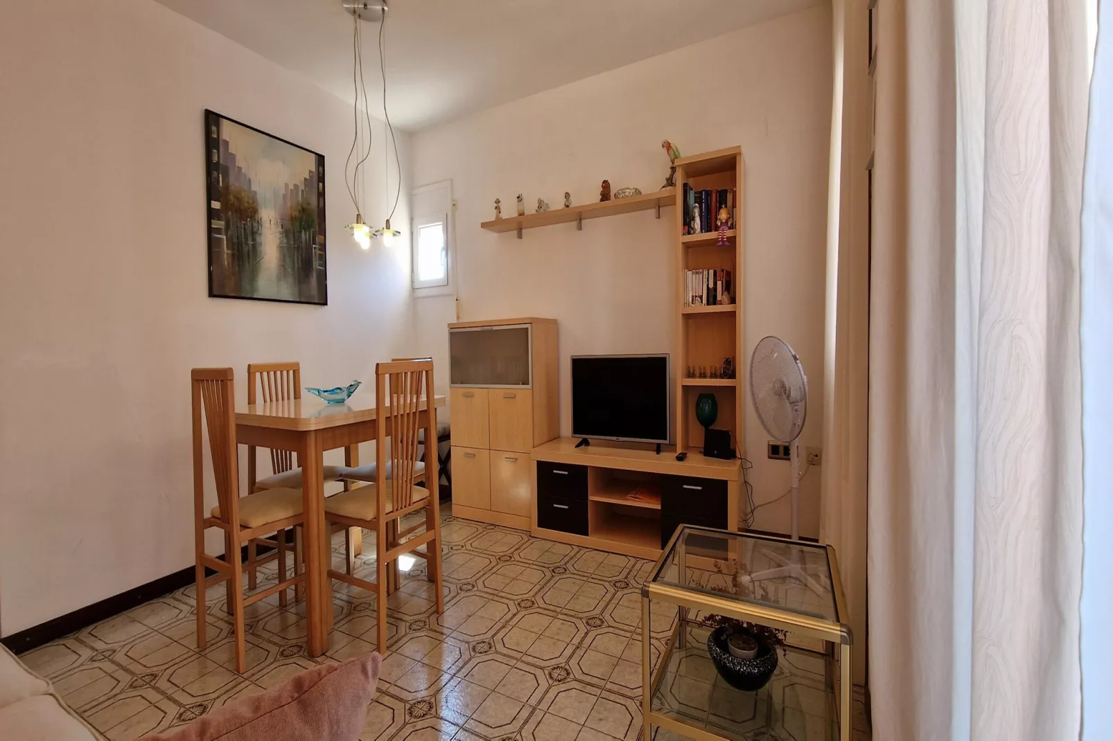 Vivalidays Luis - Santa Susanna-Dining room