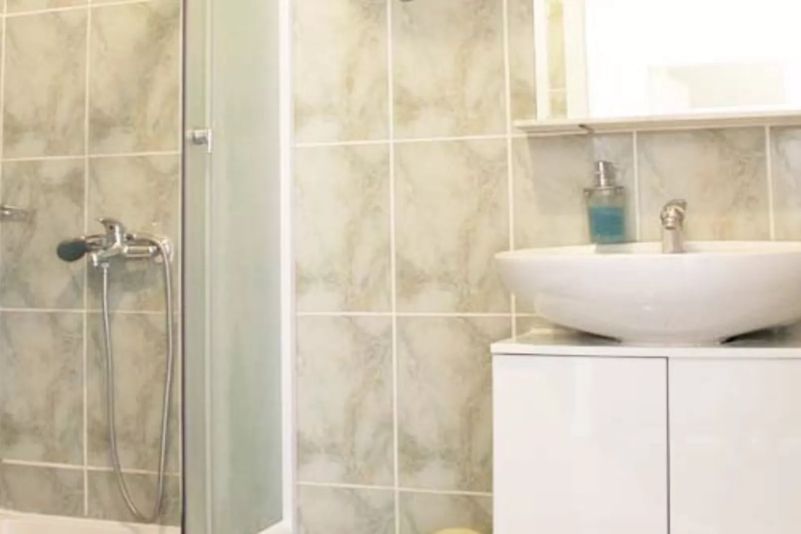 Apartments Antonio - Superior Two Bedroom Apartment with Terrace (Apartment F)-Bathroom