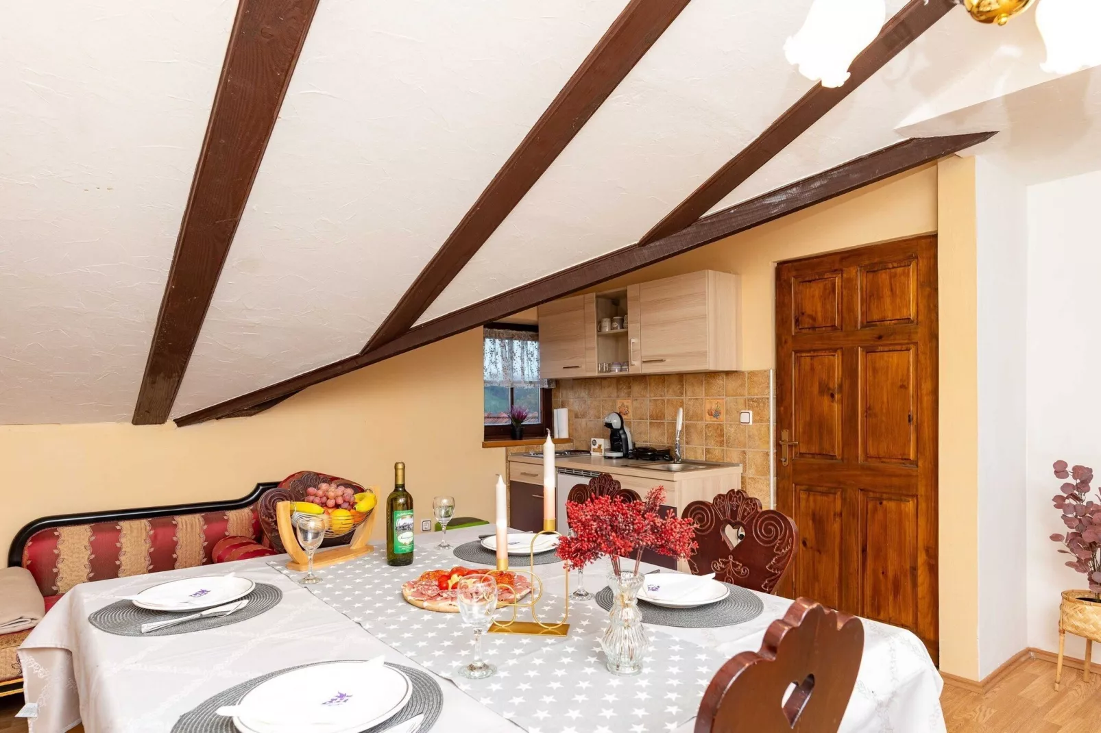San Vinogradara - One Bedroom Holiday Home with Hot Tube-Salle à manger