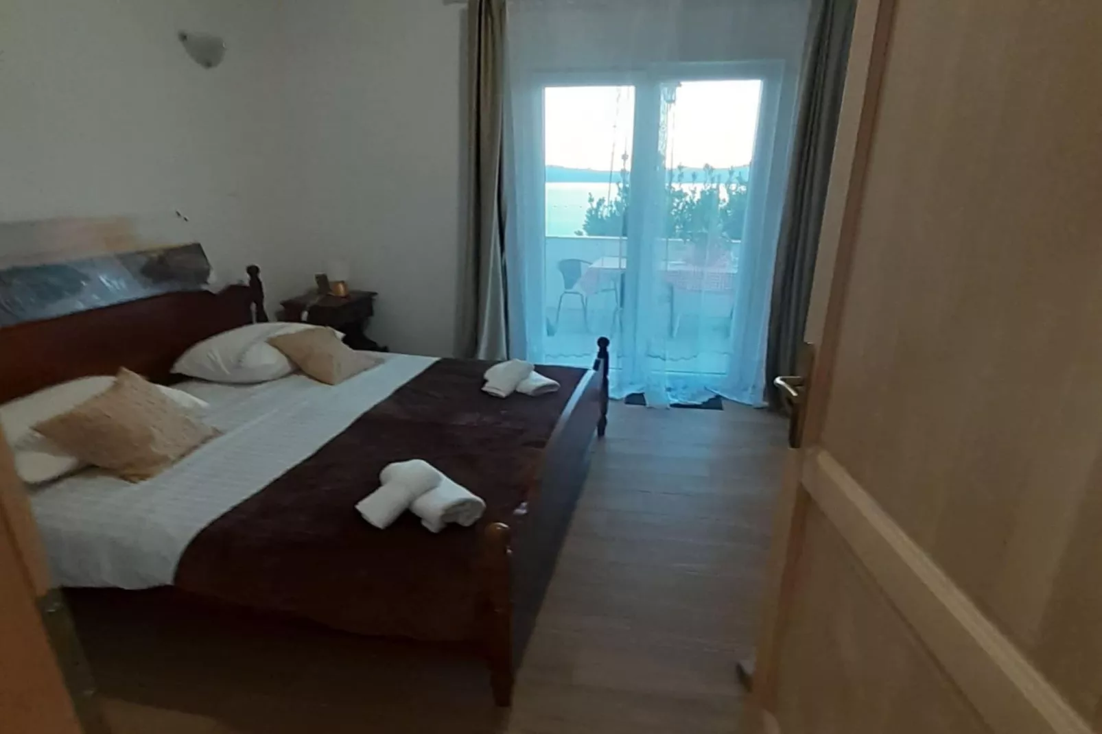 Two Bedroom Apartment with Sea View-Schlafzimmer