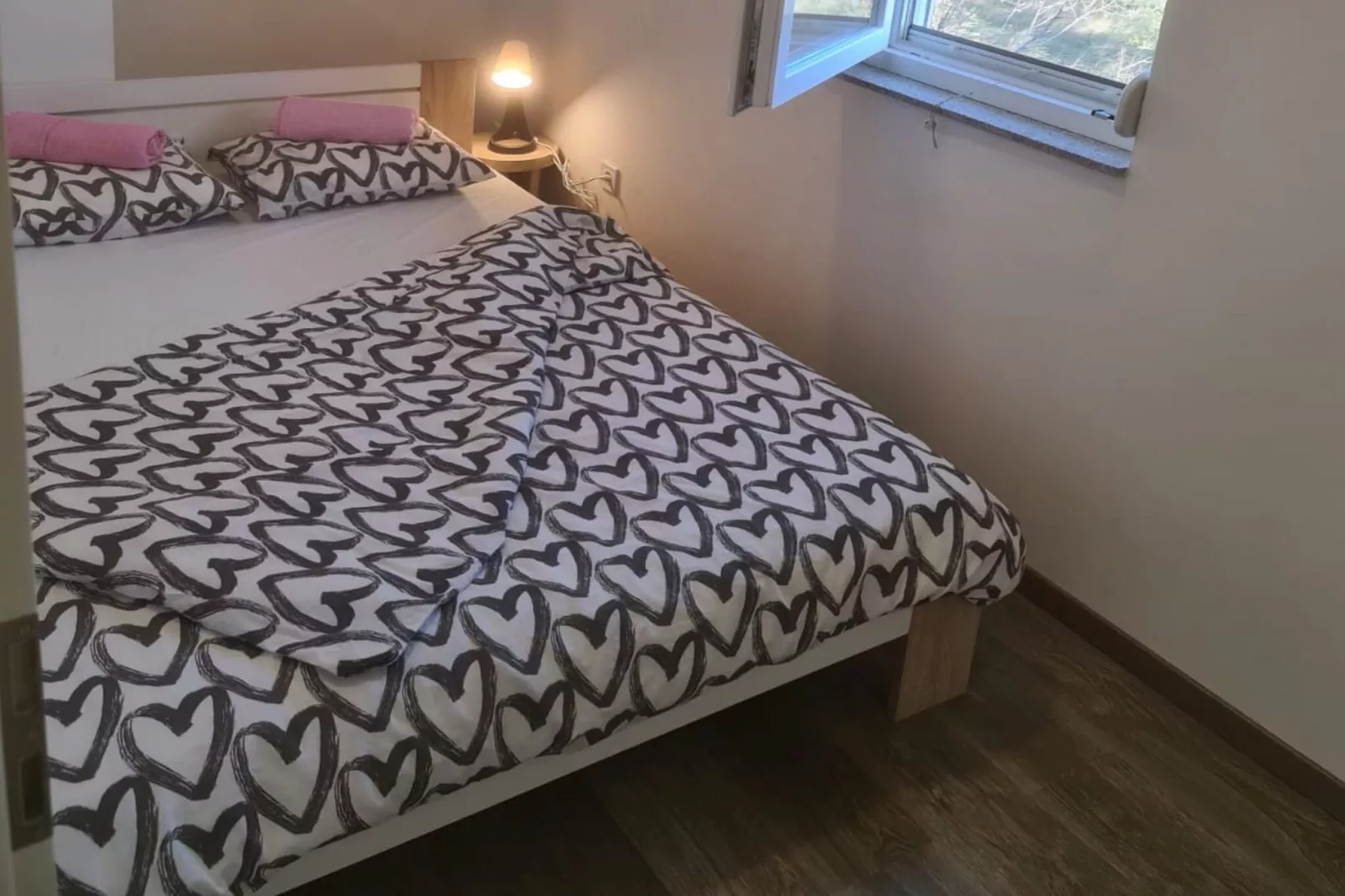 Apartments Rubbi - Two Bedroom Apartment with Terrace-Chambre