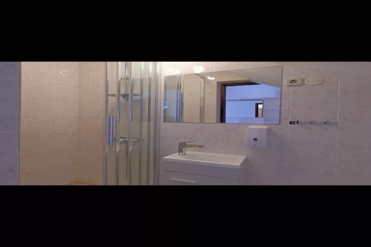 Apartment Stella - Three Bedroom Apartment with Balcony-Bathroom
