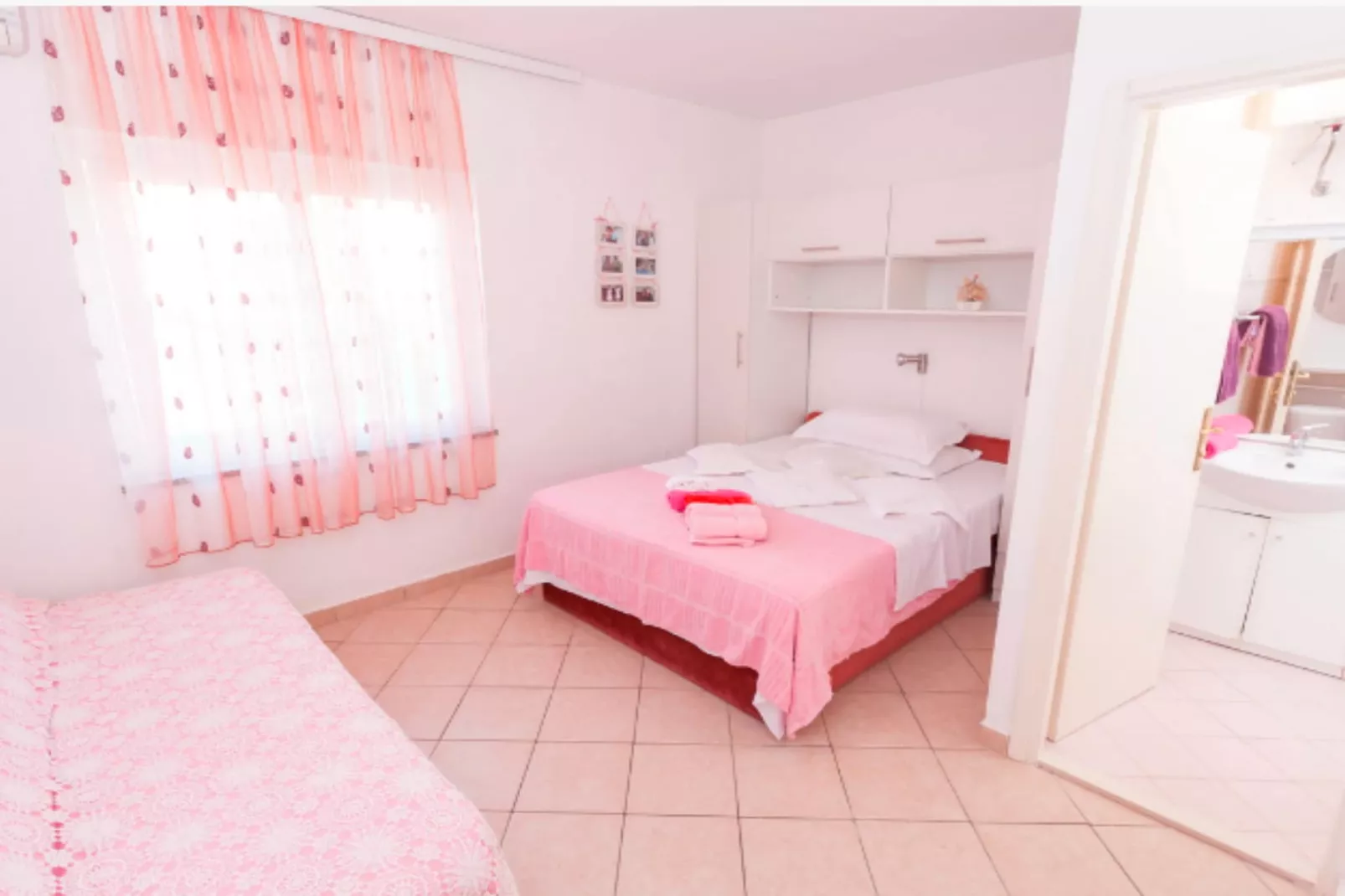 Apartments Lily - Three Bedroom Apartment with Terrace and Sea View-Schlafzimmer