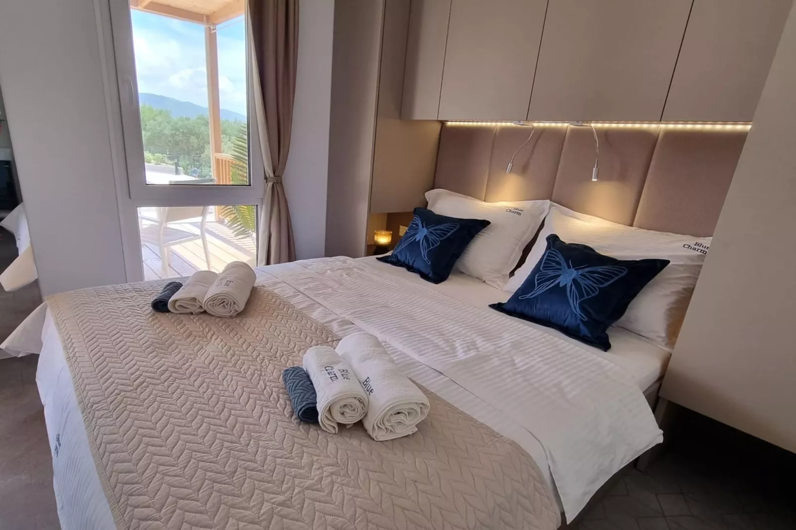 Blue Charm Mobile Home - Two Bedroom Mobile Home ( M10)-Bedroom