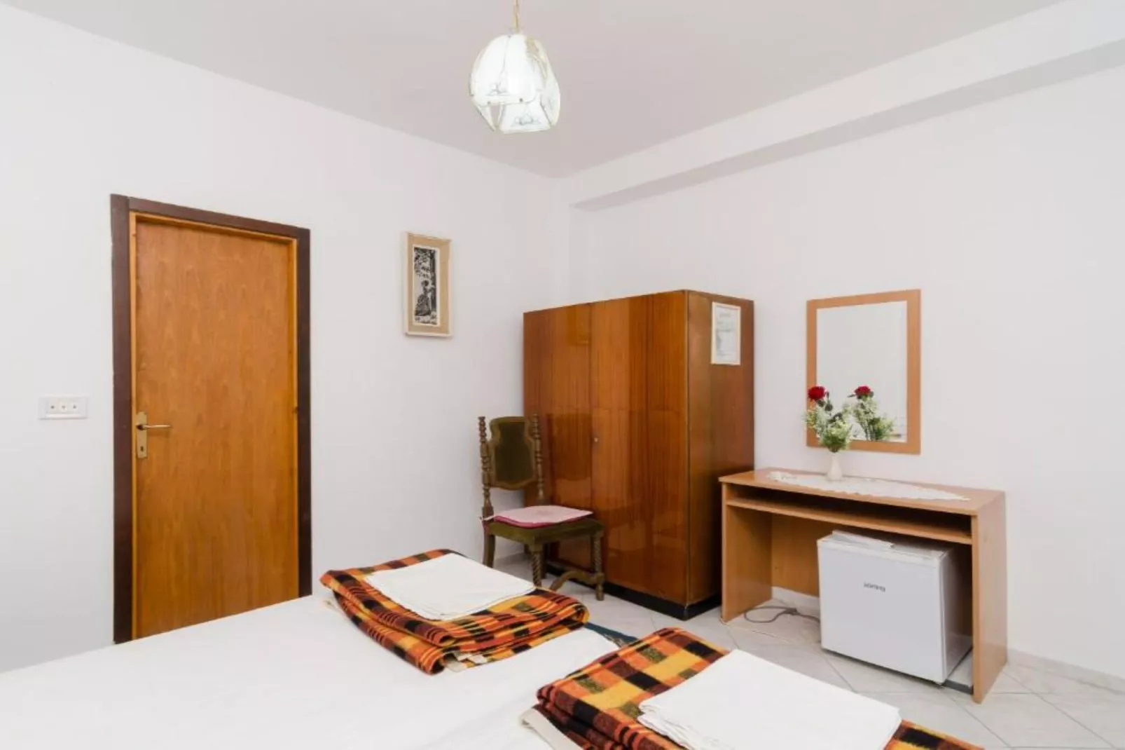 Guest House Sobra 38 - Studio with Balcony and Sea View-Chambre