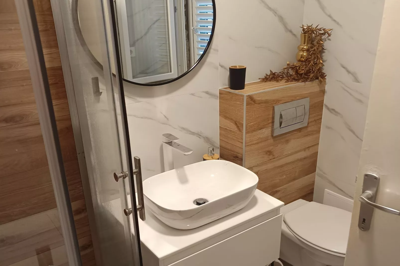 Apartment Analea - Two Bedroom Apartment-Bathroom
