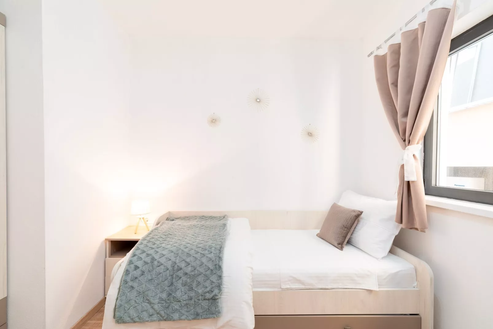 Apartments & Rooms Fisherman's Luck - Two-Bedroom Apartment with Terrace and Sea View