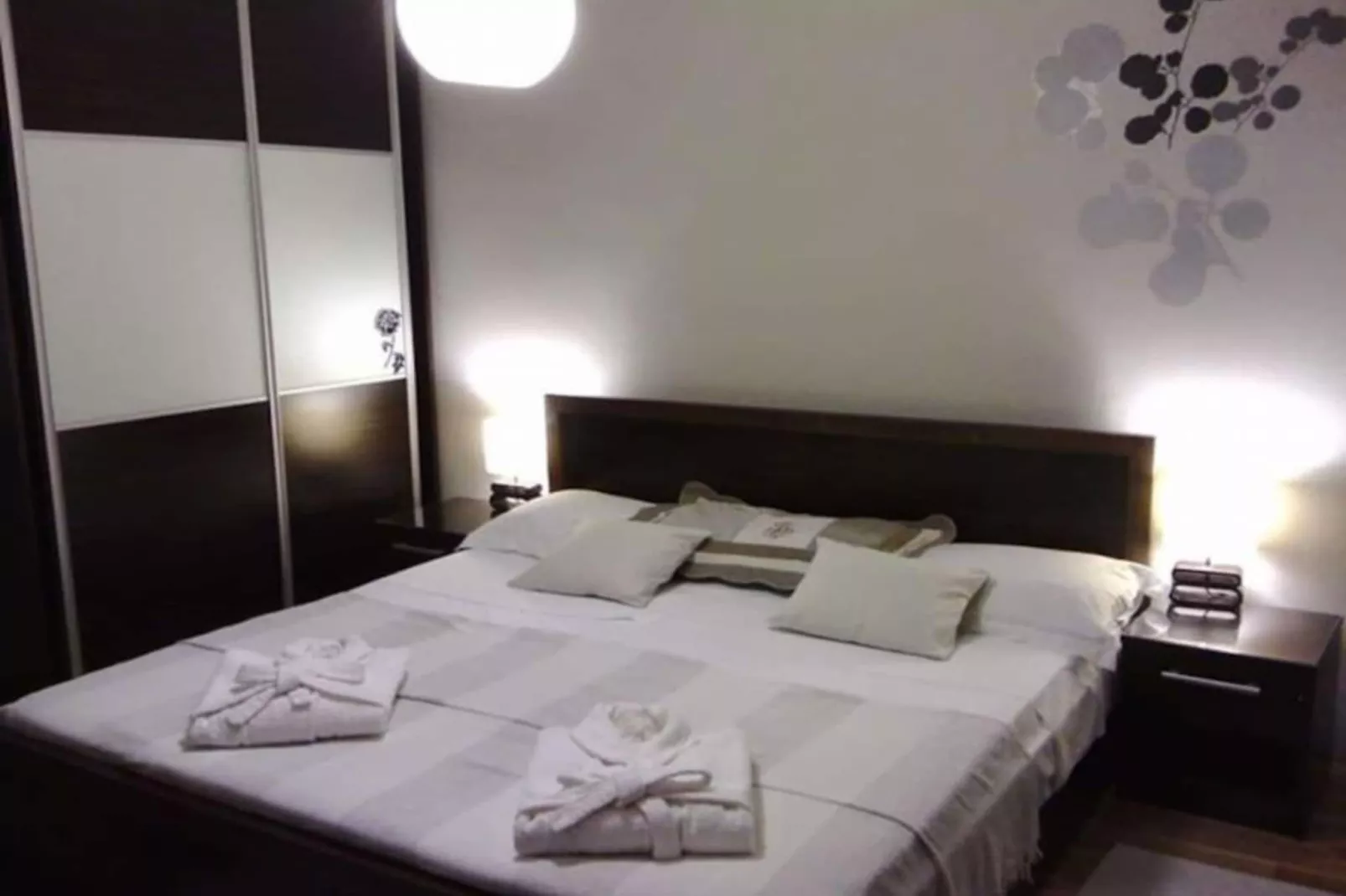 Apartment Plaza - One Bedroom Apartment With Sea View-Bedroom