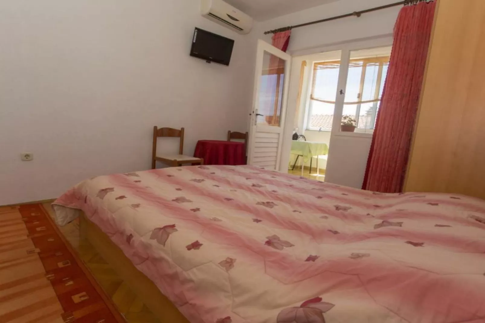 Double Room with Private Balcony (A2)-Chambre