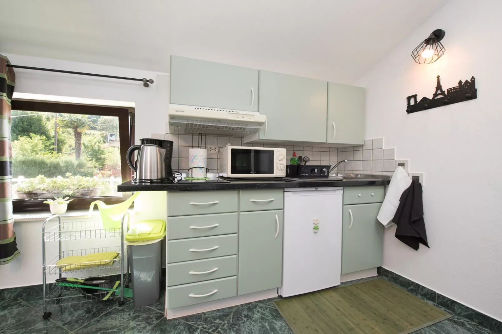 Stylish Lovran Sea View Apartments - Studio Apartment with Balcony and Sea View-Cuisine