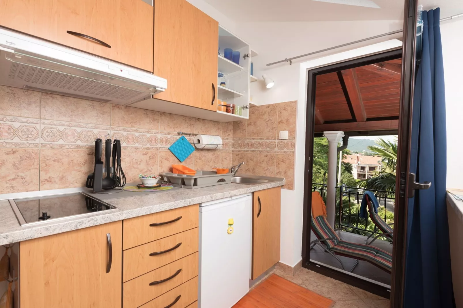 Stylish Lovran Sea View Apartments - One Bedroom Apartment with Terrace and Sea View-Küche