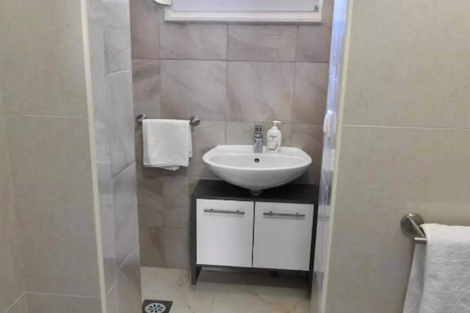 Charming Sinj Town Studio Apartments - Studio Apartments-Salle de bain