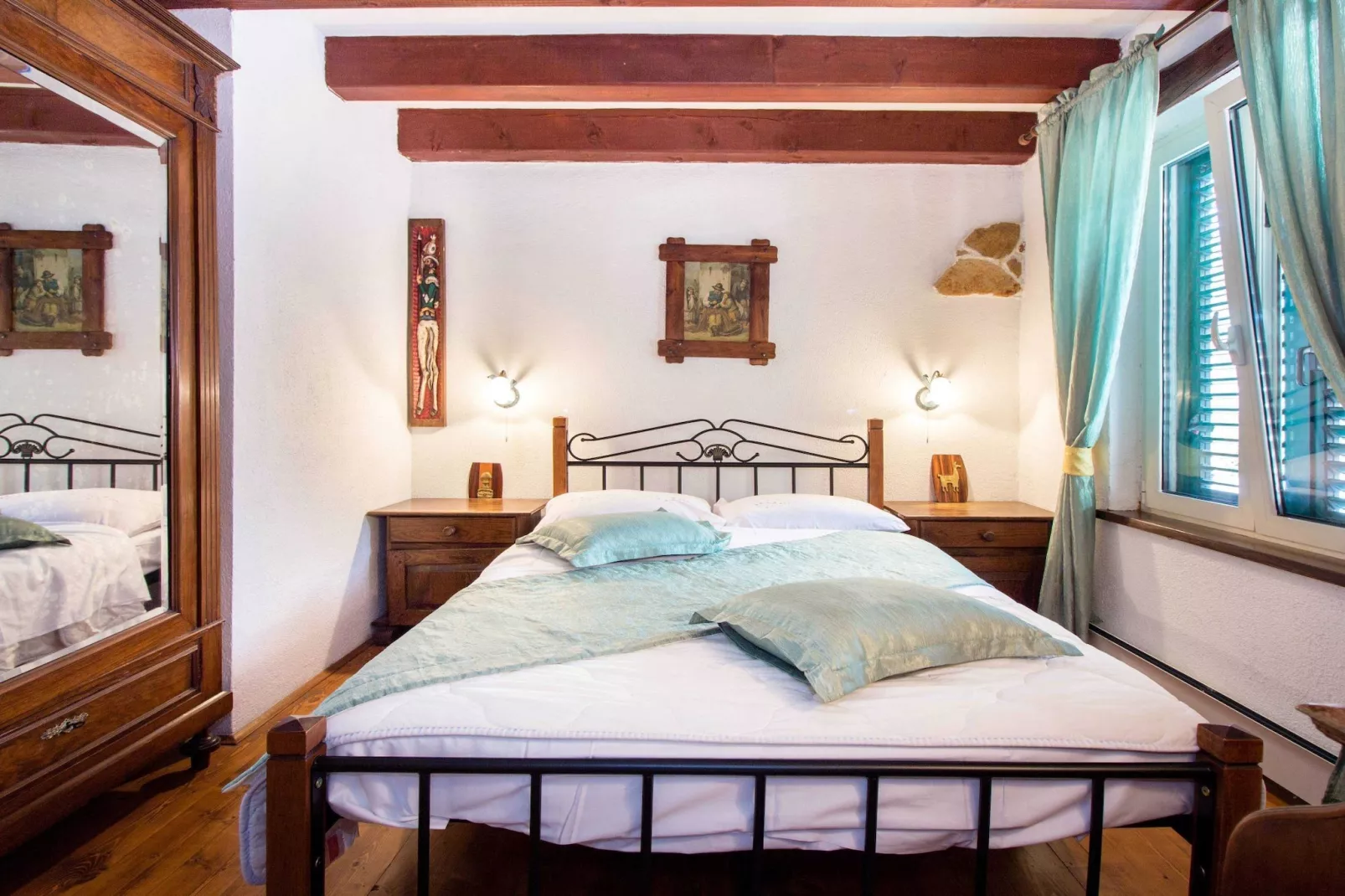 Authentic Dalmatian Hillside Escape with Pool, Sauna & BBQ - Seven Bedroom Holiday Home