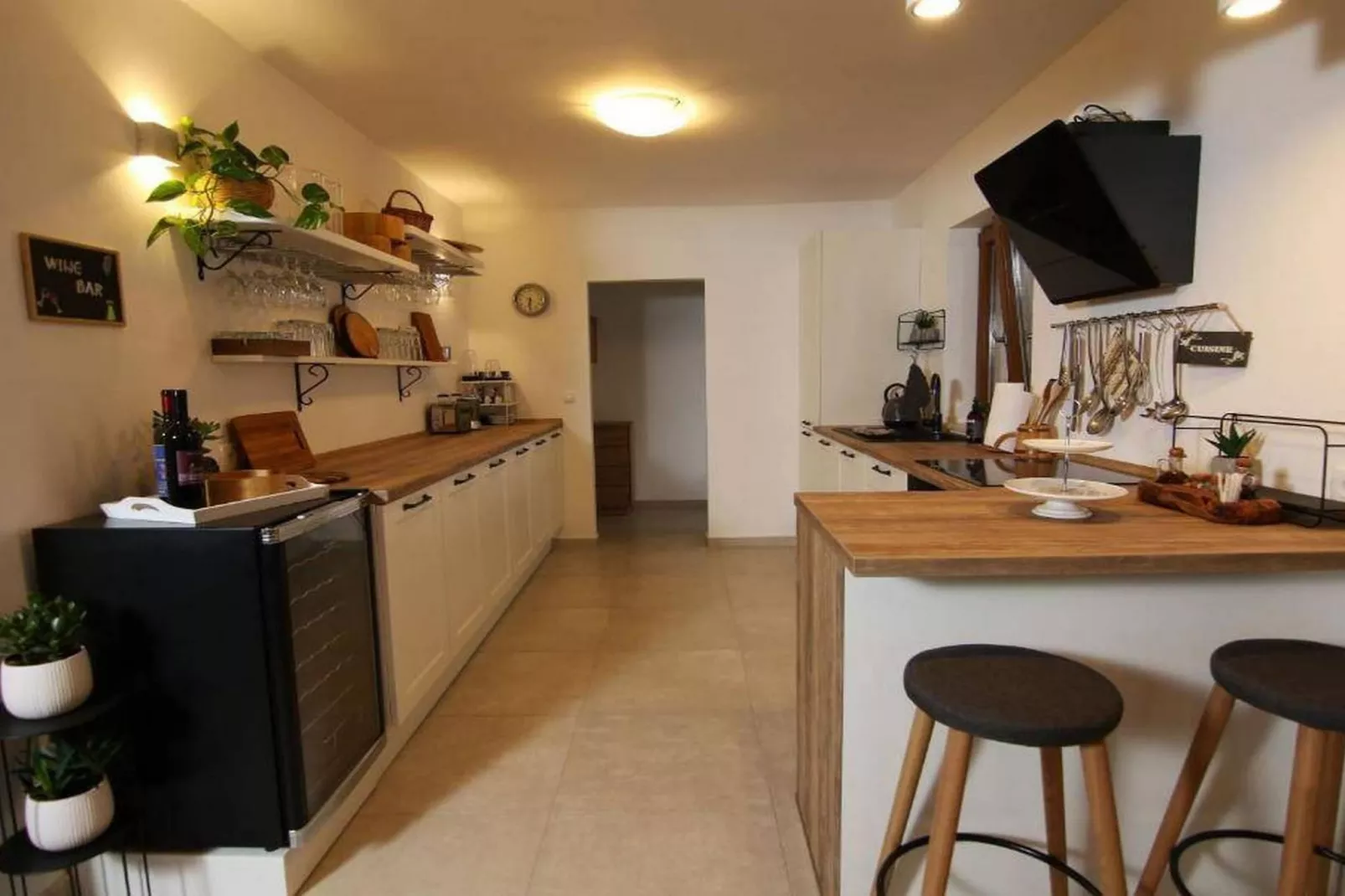 Secluded Oasis with Pool, Outdoor Kitchen, & Landscaped Terraces - Three Bedroom Villa-Küche
