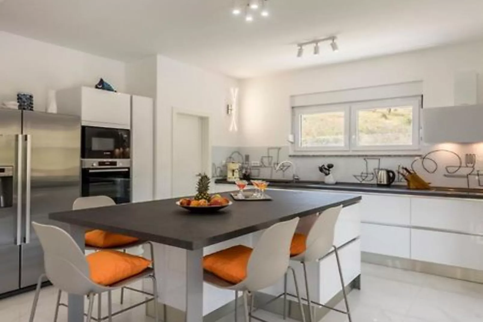Modern & Stylish Villa with Private Pool - Four Bedroom Villa with Pool-Küche