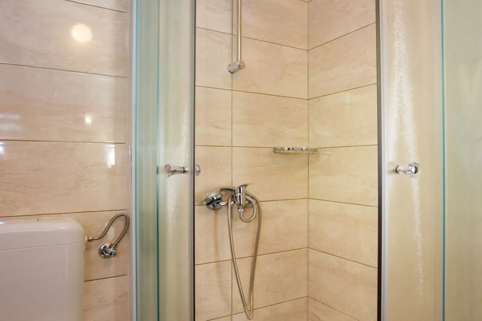 Beachfront Cozy Krk Apartment with Balcony - One Bedroom Apartment with Balcony-Bathroom