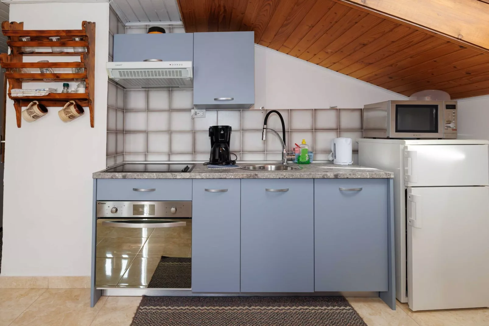 Classic and Trendy Apartment with Terrace - Two Bedroom Apartment with Terrace-Kitchen