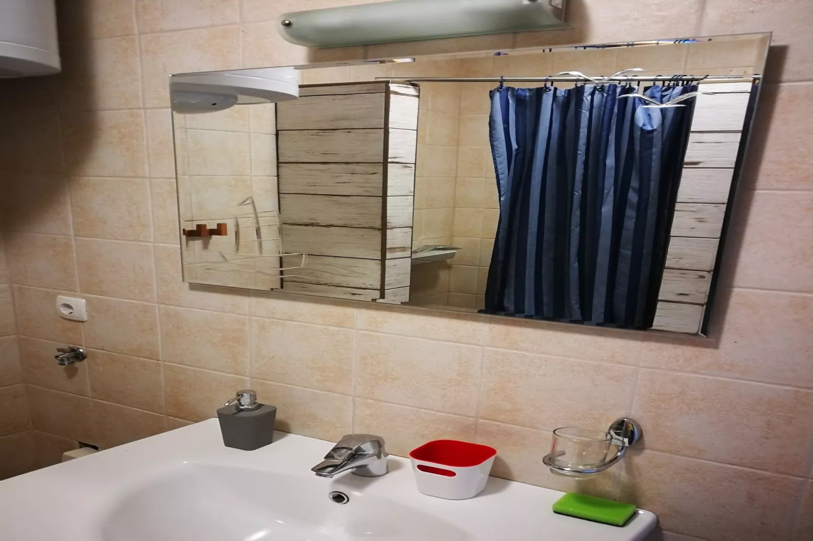 Two-Bedroom Apartment (A2-Luna)-Bathroom