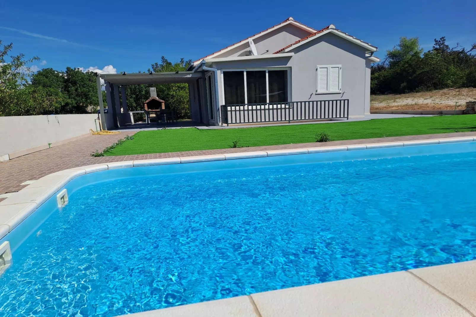 Nane Garden house with heated pool-Swimming pool