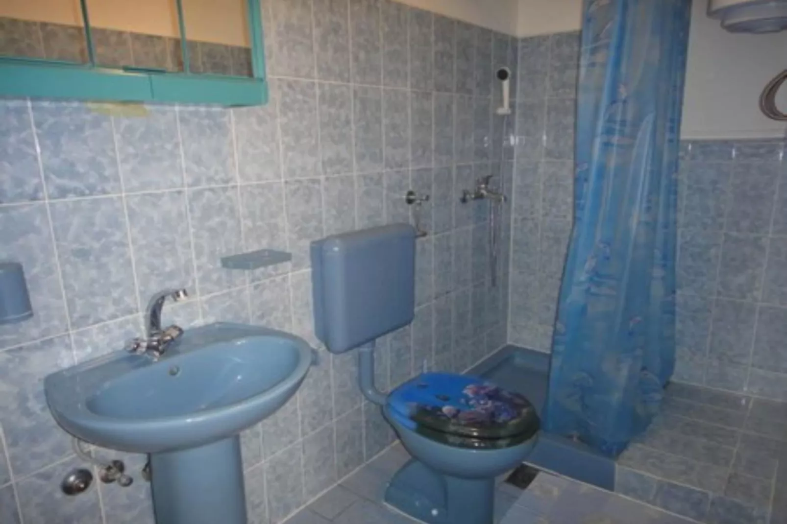 Seafront Apartments Pretner - Studio Apartment with Balcony and Sea View-Bathroom