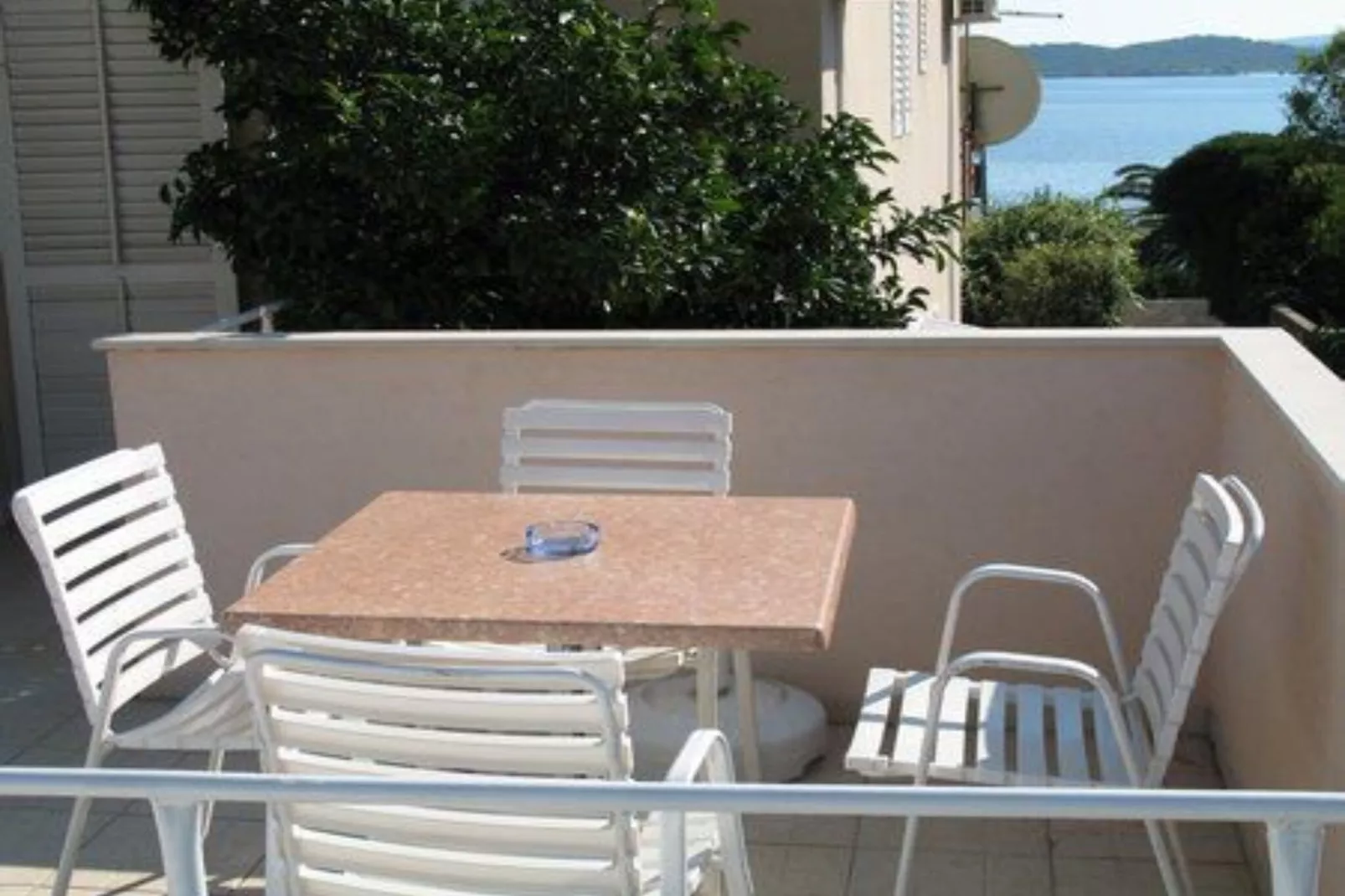 Seafront Apartments Pretner -  Studio Apartment with Terrace-Terrace