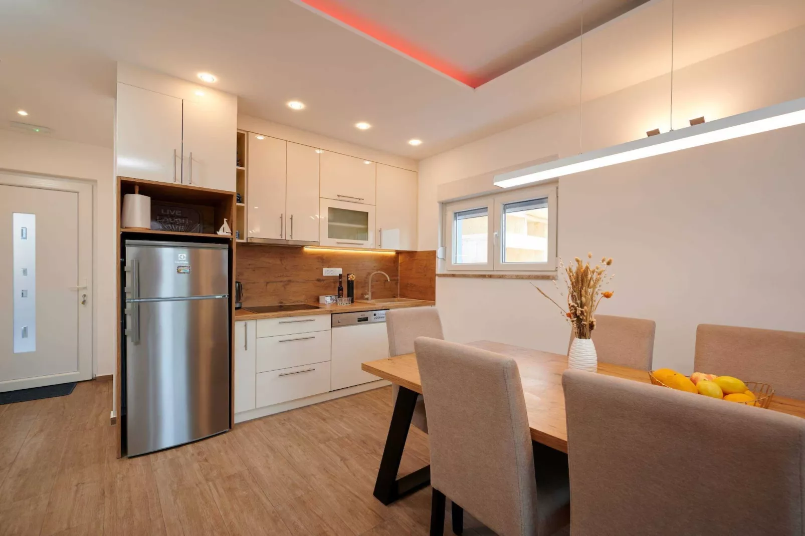 Exclusive Okrug Gornji Apartment with Shared Pool - Two bedroom Apartment with Shared Pool-Küche