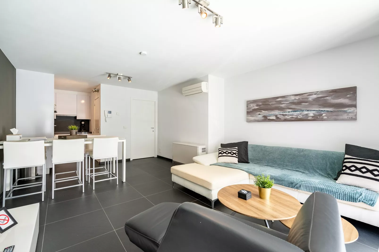 SEAGARDEN VILLAGE 003 0001-Wohnzimmer