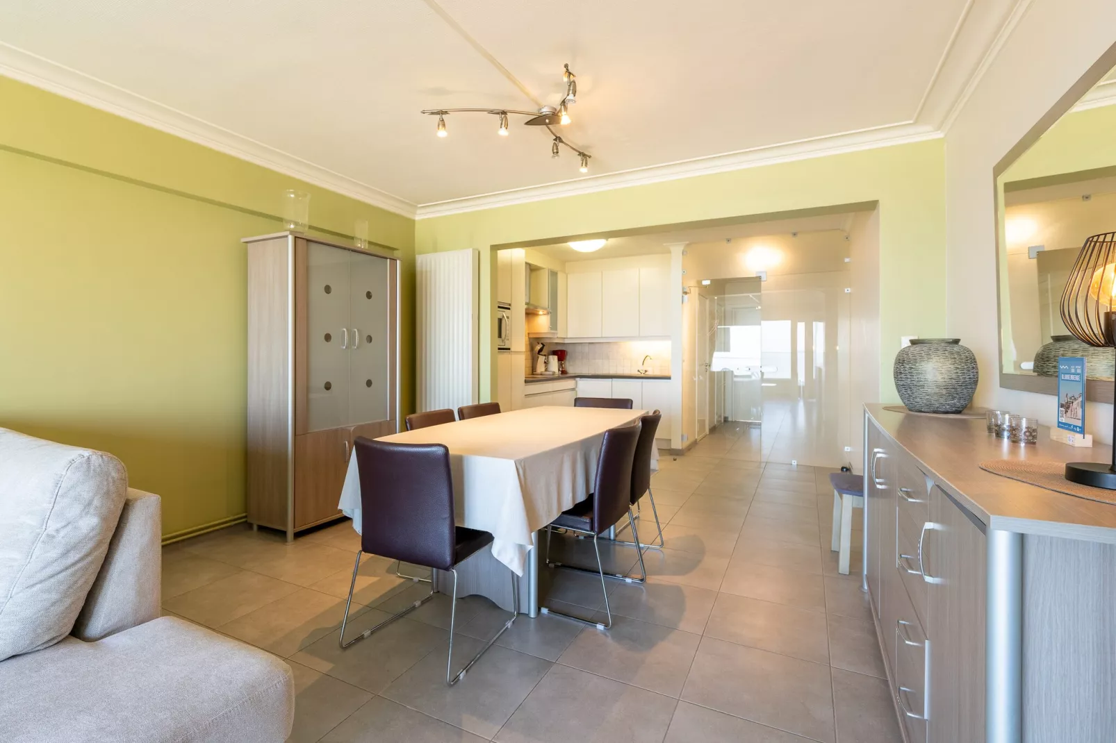 EXCELSIOR 26A-Dining room