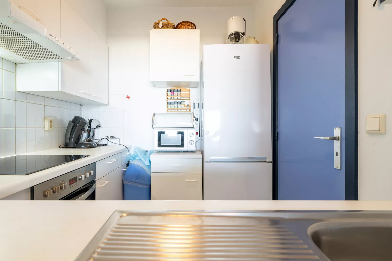 MALIBU SANDS 2A-Kitchen