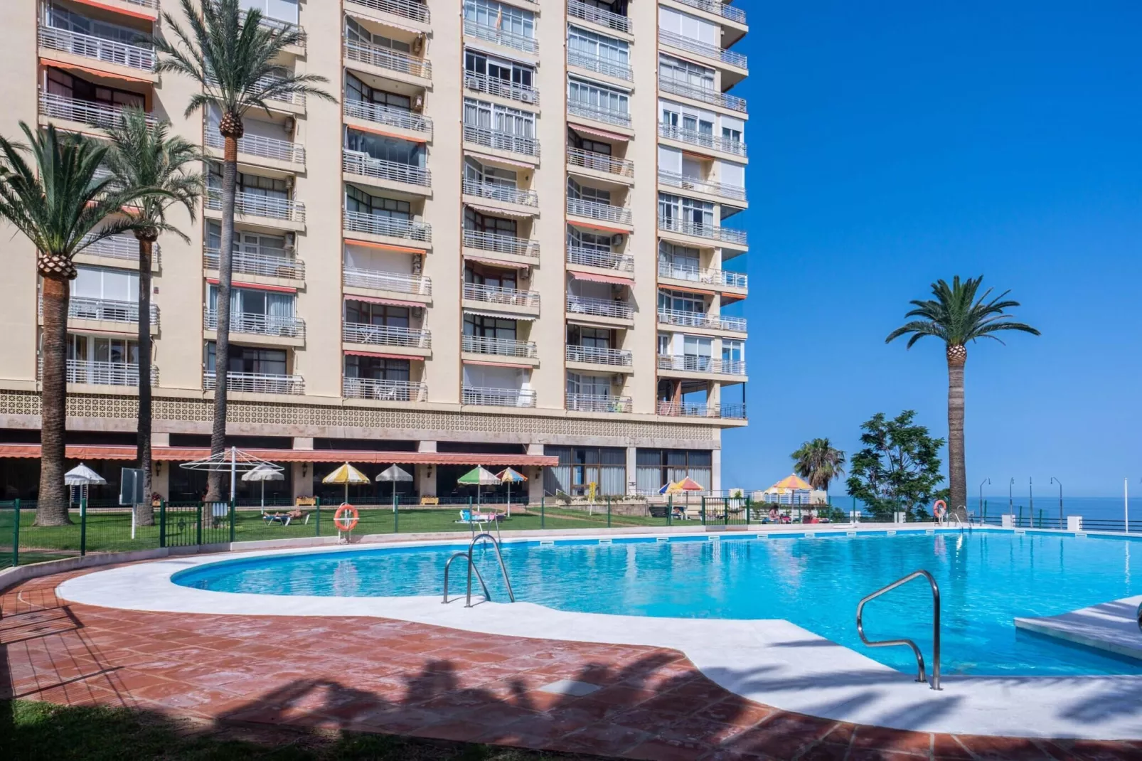 215 Torre - Schwimmbad